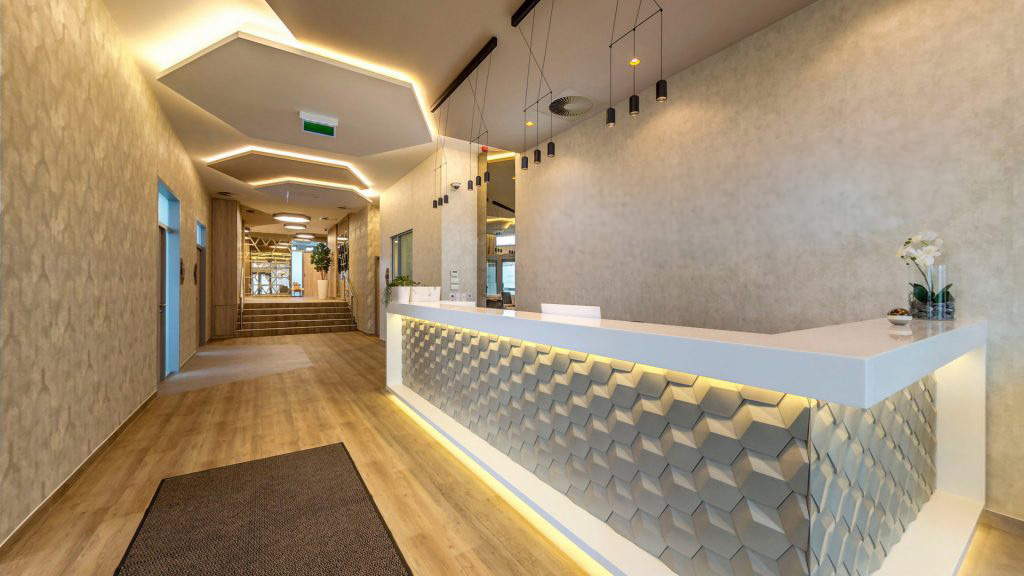 Medicare Eiffel Clinic Schwesterntresen